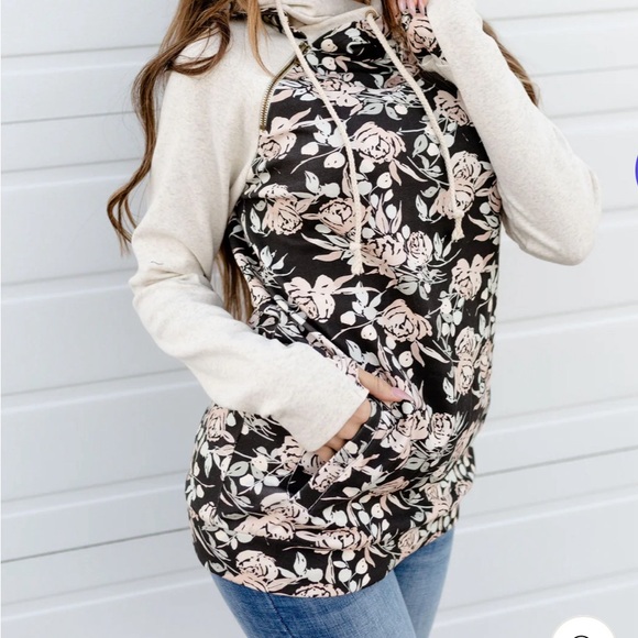 Ampersand Ave double hood sweatshirt -that’s show biz - Picture 2 of 8